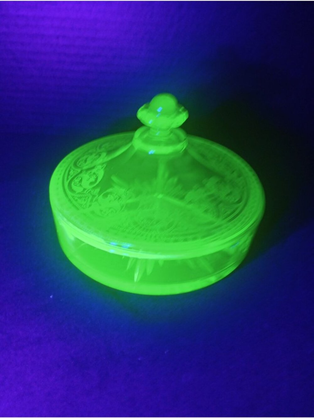 Vintage Cambridge UV Reactive Lidded Art Deco Mid Century Divided Trinket Vanity
